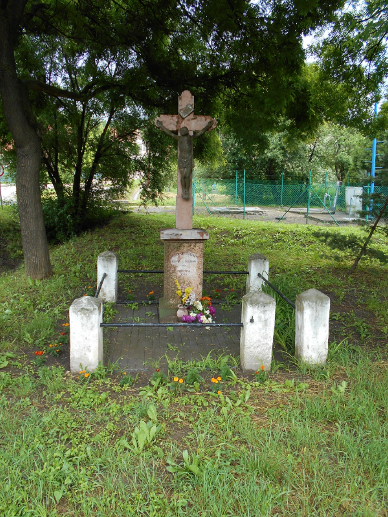 közeli látnivaló címképe