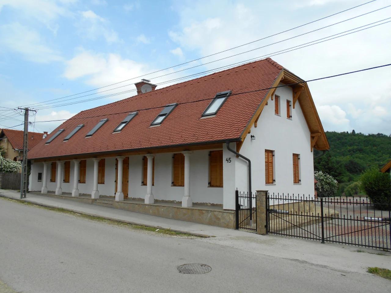 látnivaló címképe