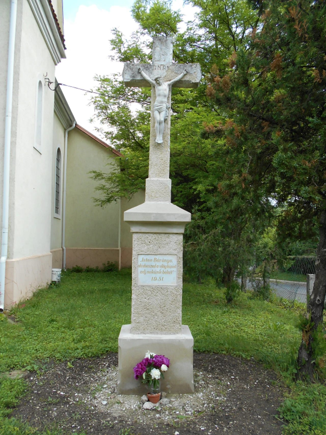 közeli látnivaló címképe