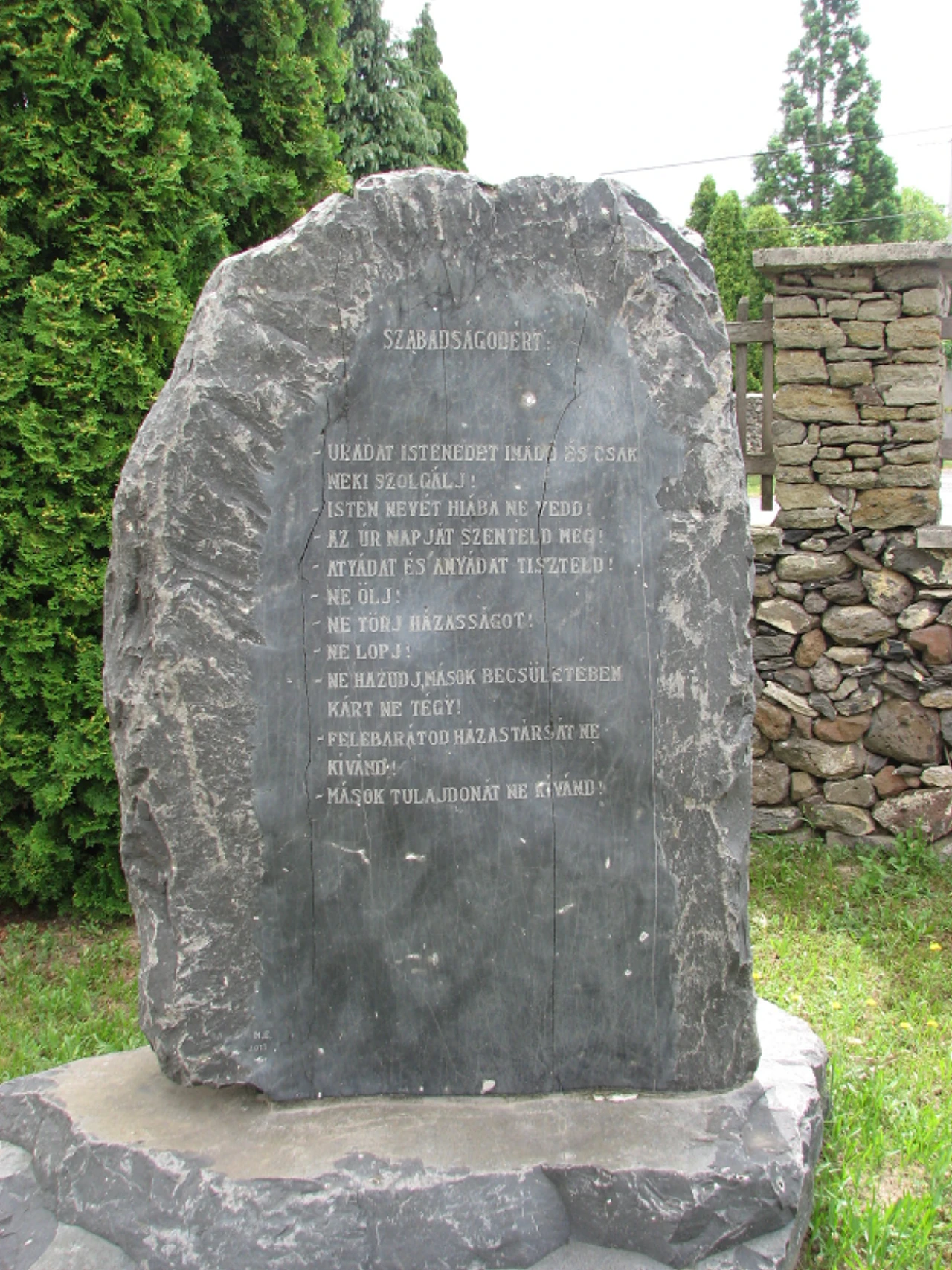 közeli látnivaló címképe