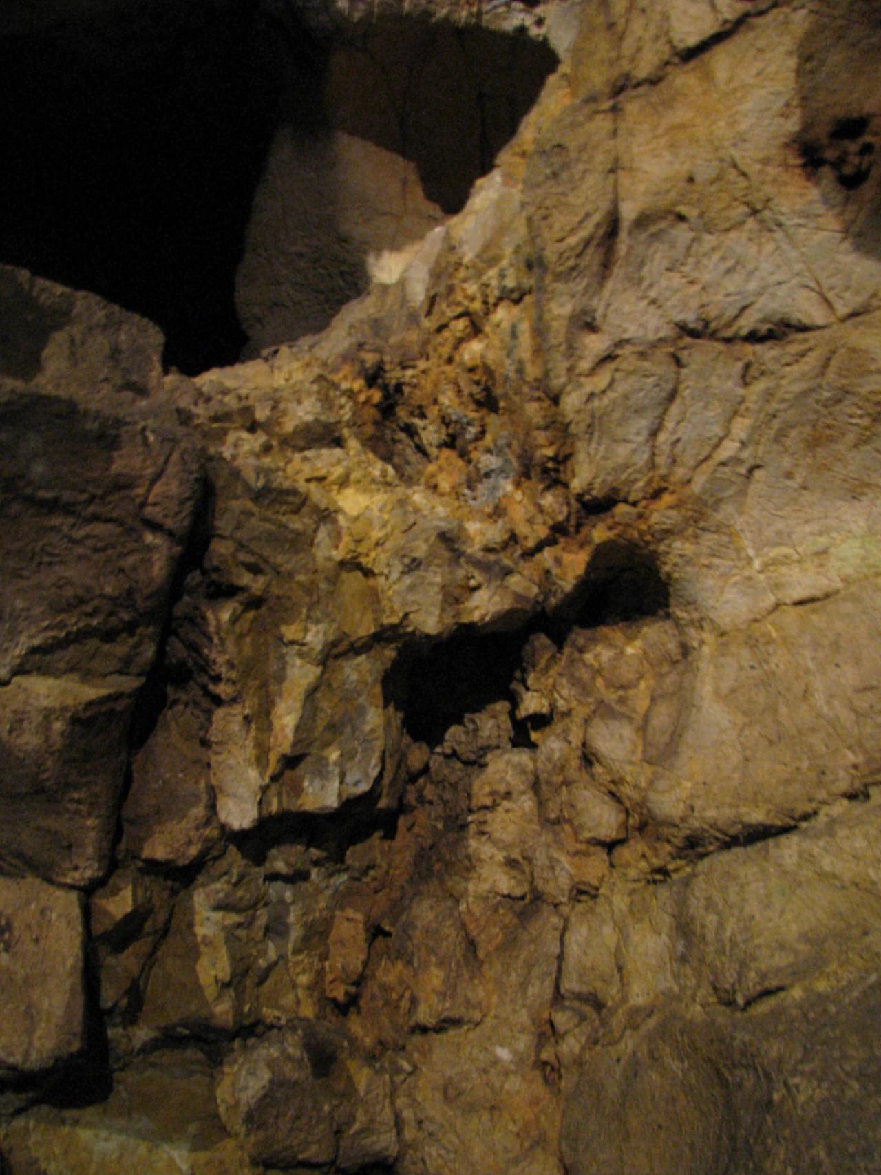 Lóczy-barlang nevü látnivaló 13. számú fényképe