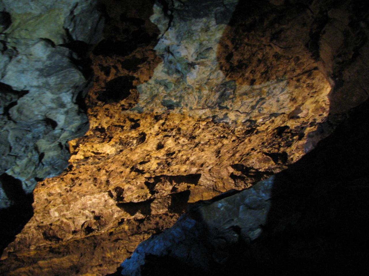 Lóczy-barlang nevü látnivaló 4. számú fényképe