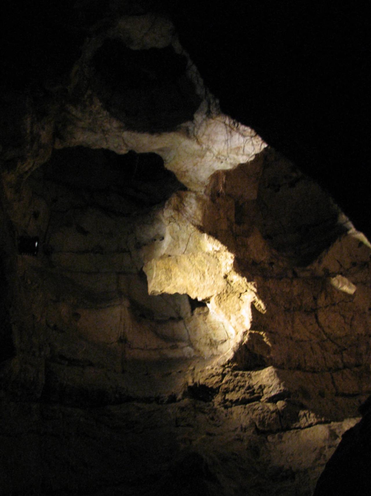 Lóczy-barlang nevü látnivaló 6. számú fényképe