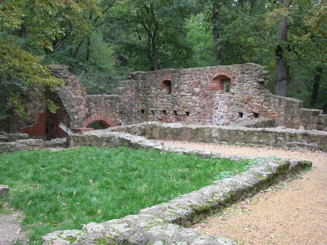 Köveskúti pálos kolostor romjai nevü látnivaló 14. számú fényképe