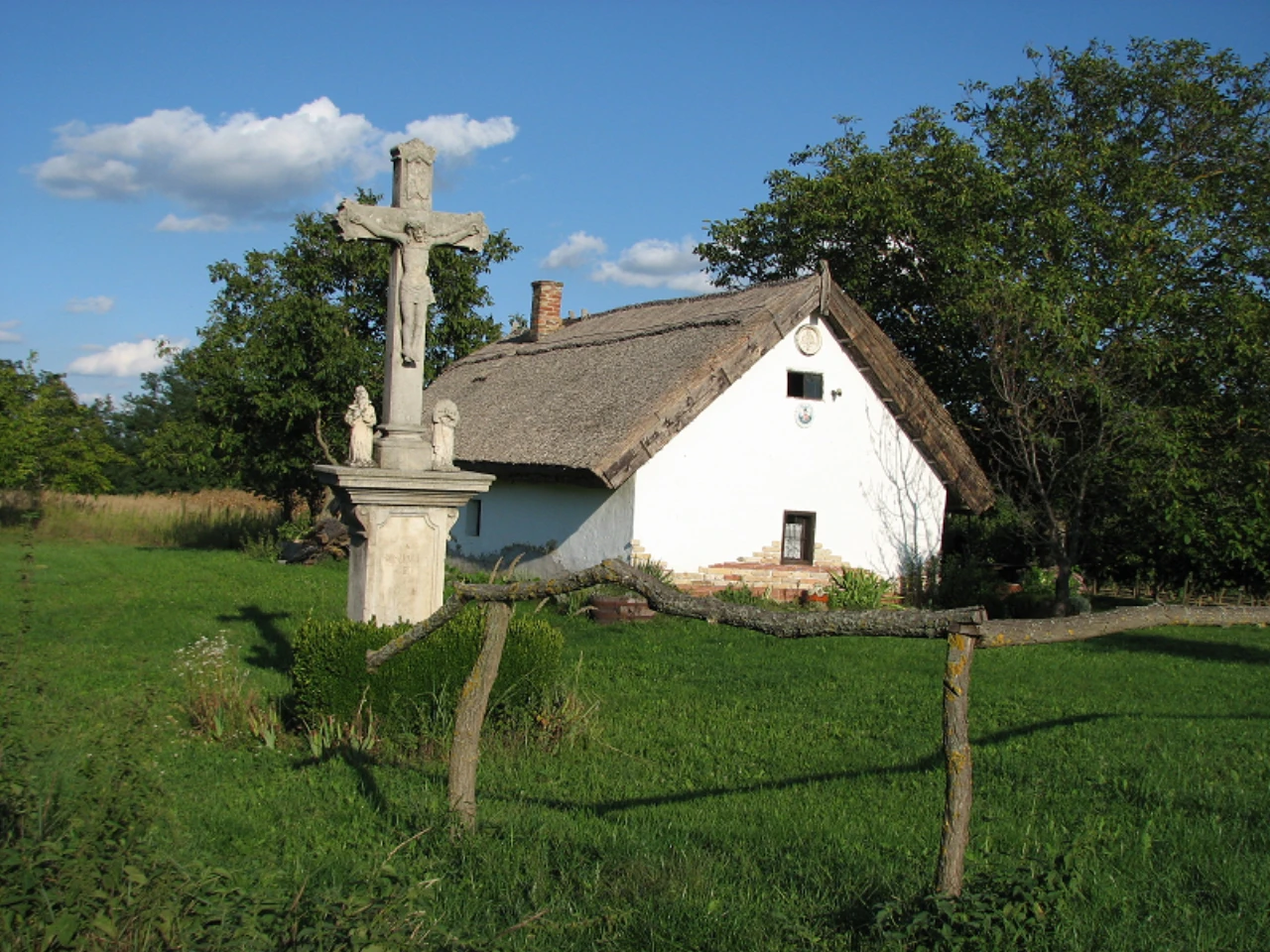 közeli látnivaló címképe