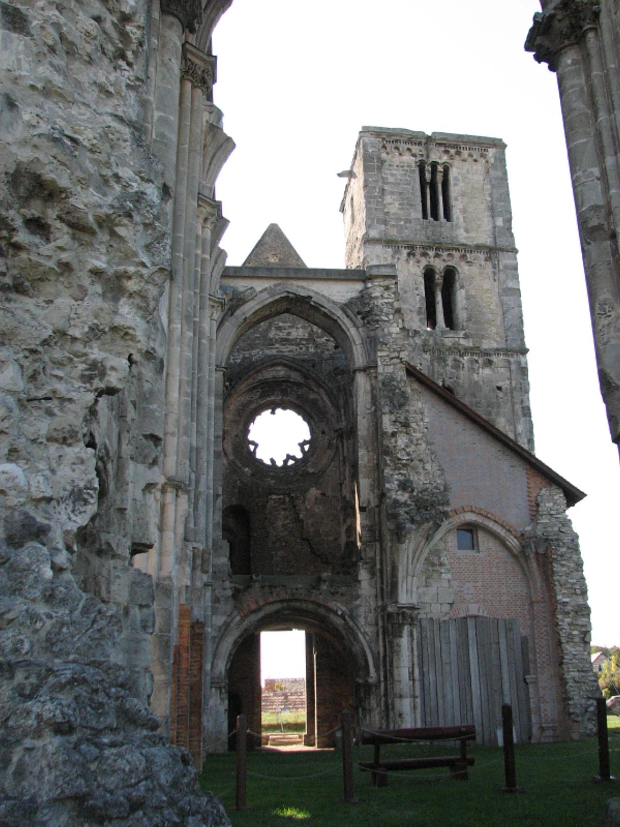 Premontrei templomrom és kolostorrom ("romtemplom") nevü látnivaló 9. számú fényképe