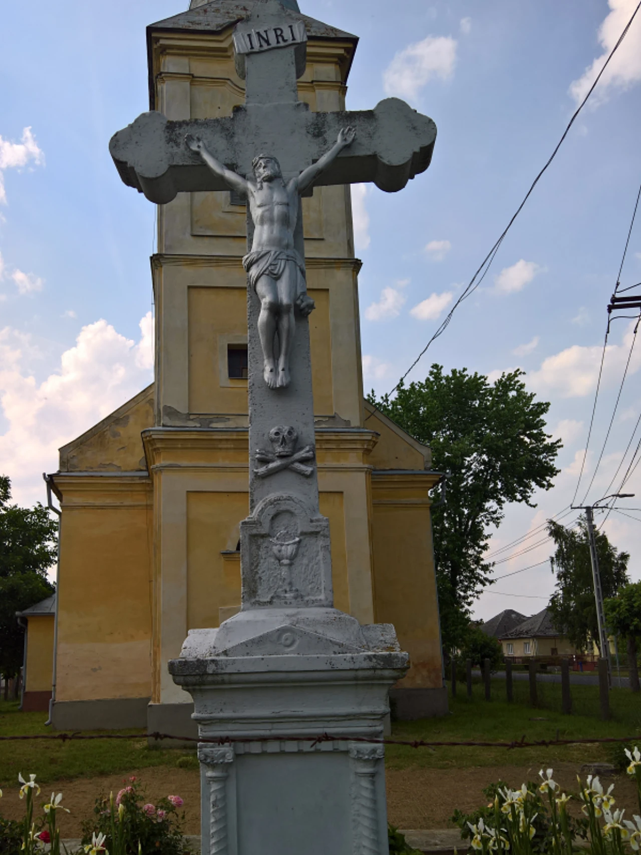 közeli látnivaló címképe