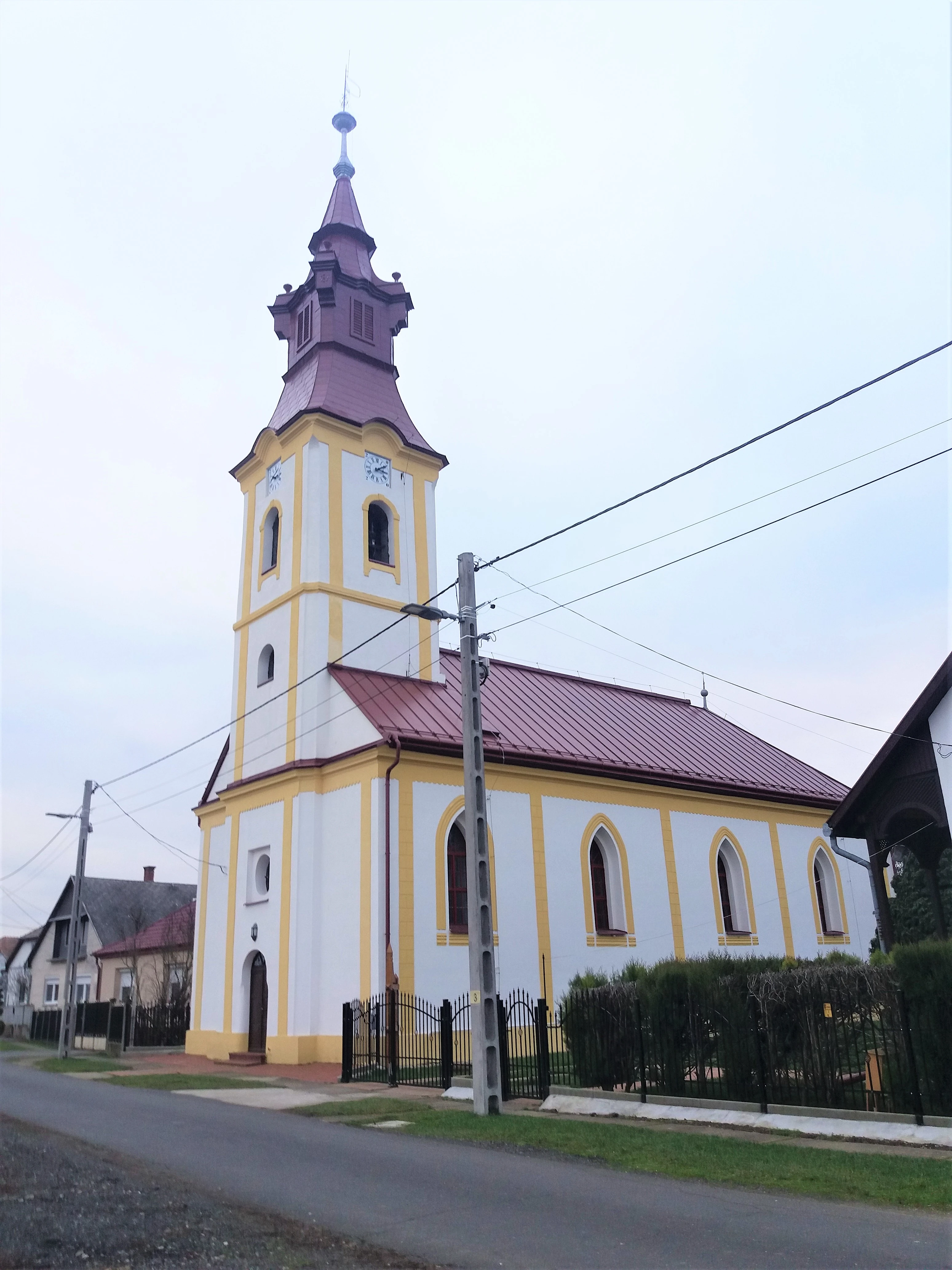 közeli látnivaló címképe