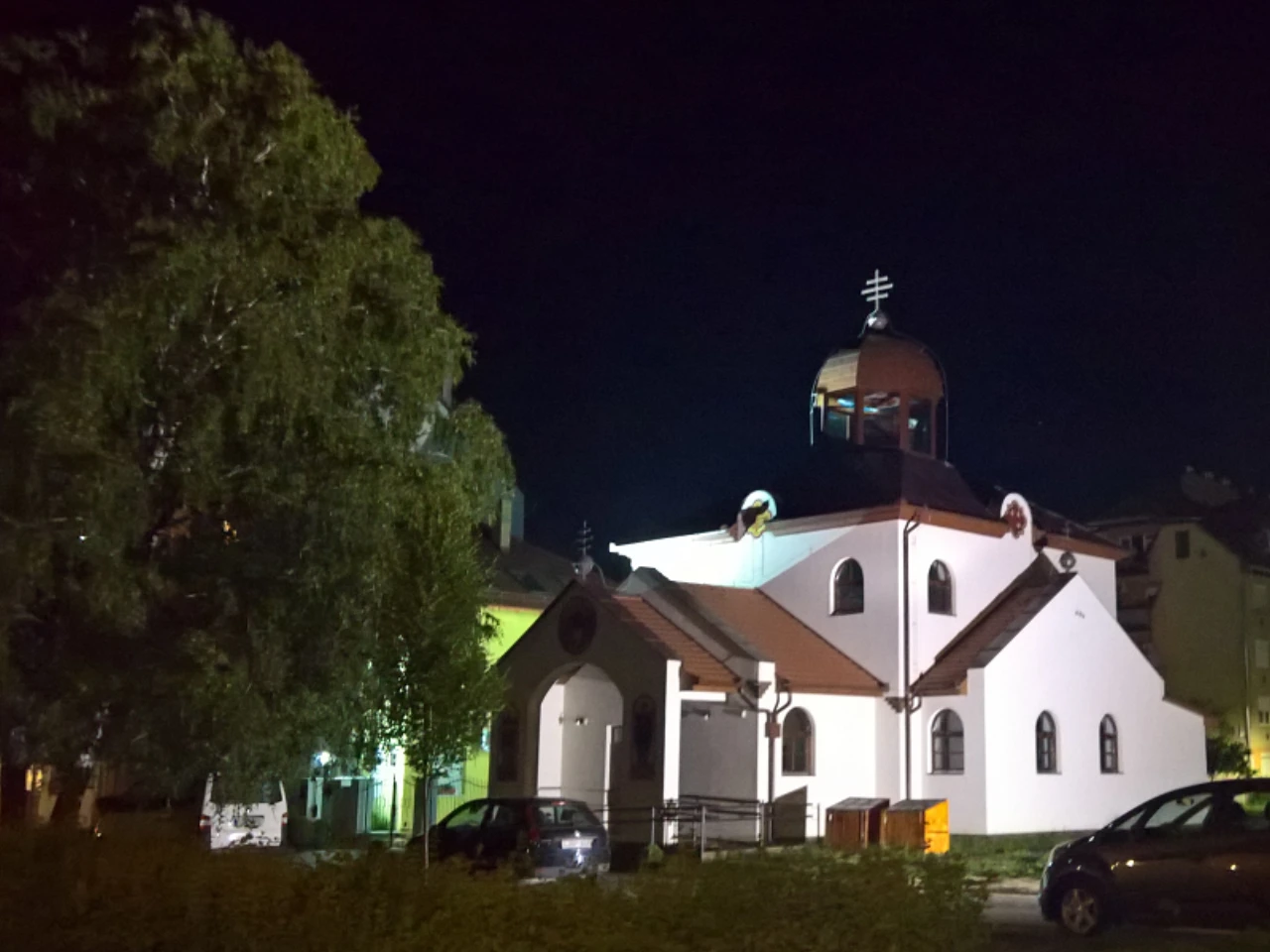 közeli látnivaló címképe