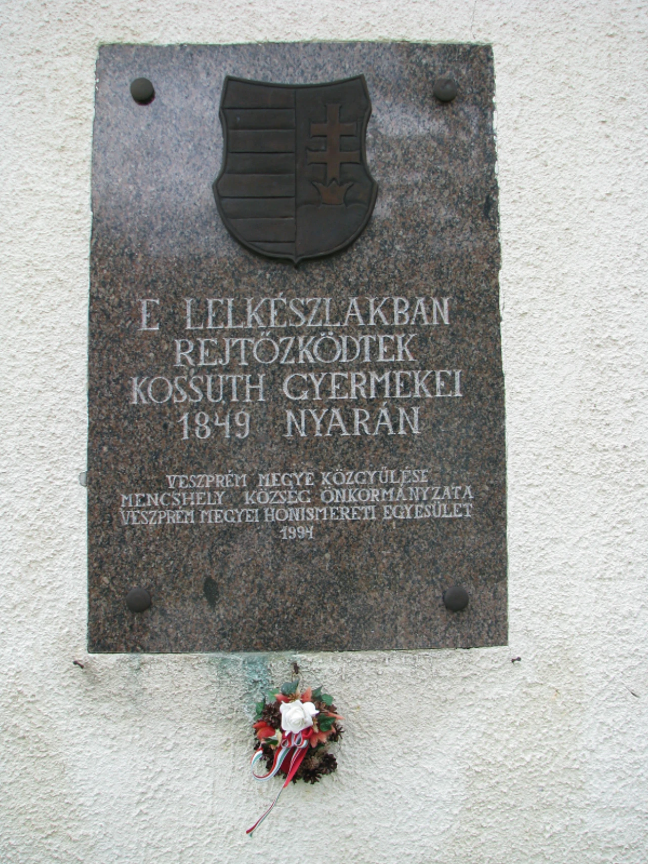 közeli látnivaló címképe