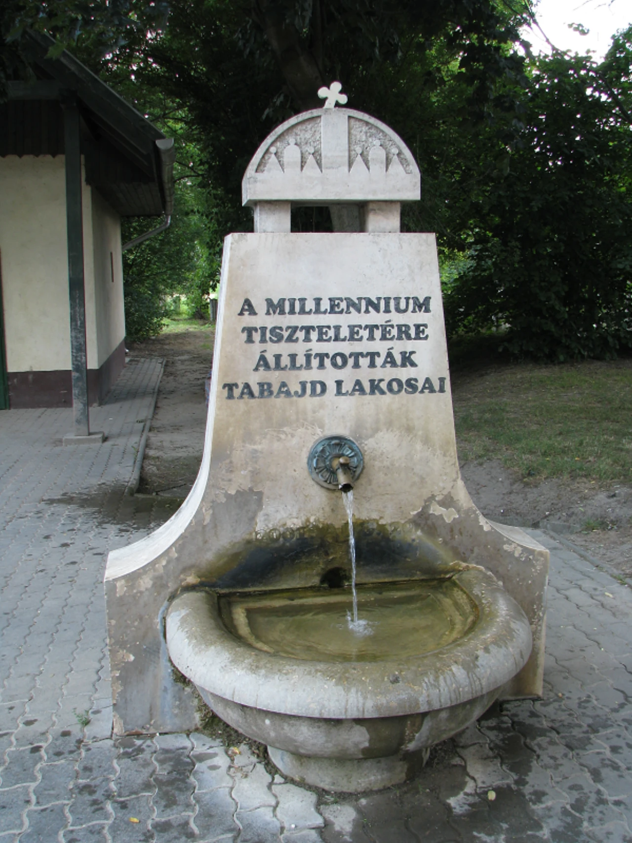 közeli látnivaló címképe