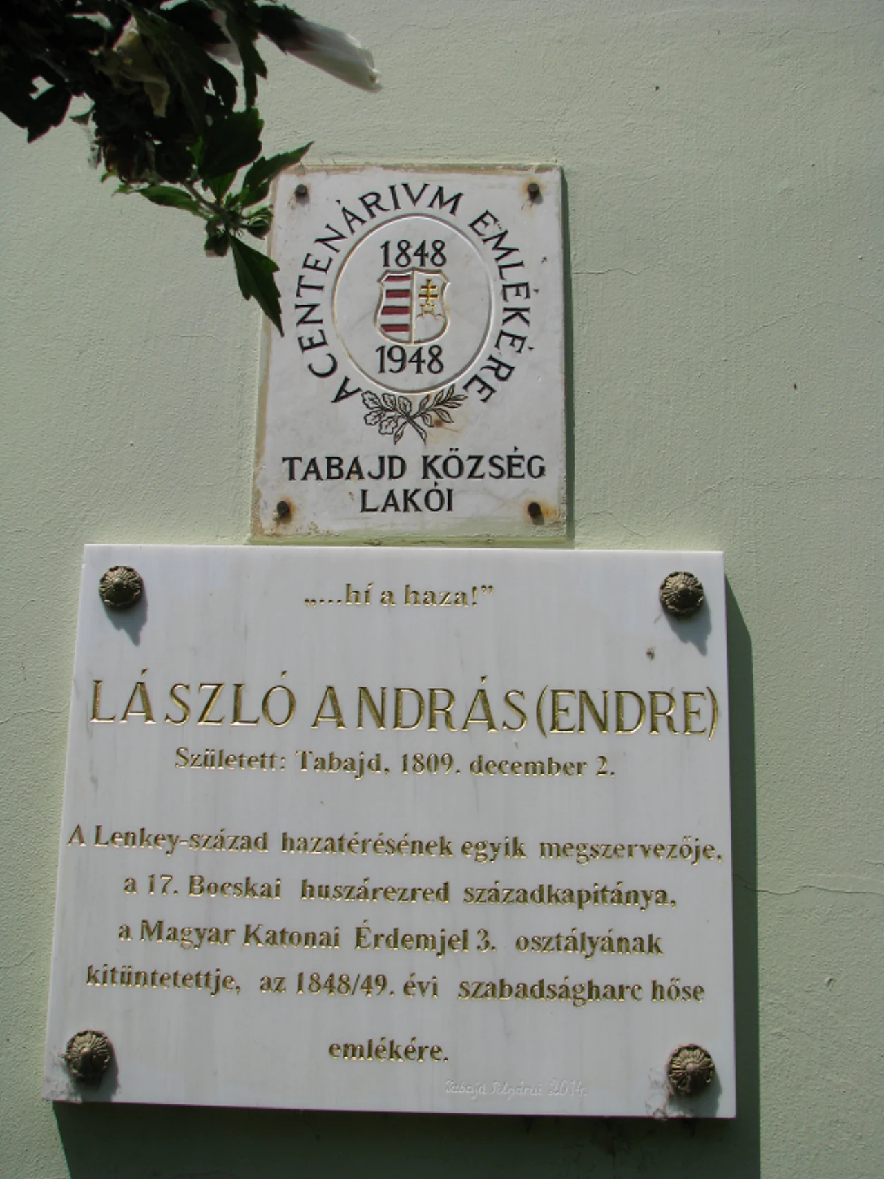 közeli látnivaló címképe