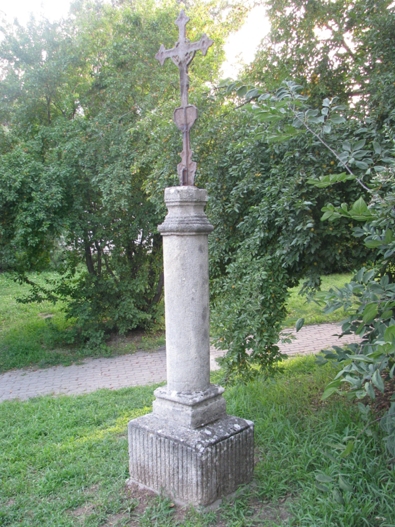közeli látnivaló címképe