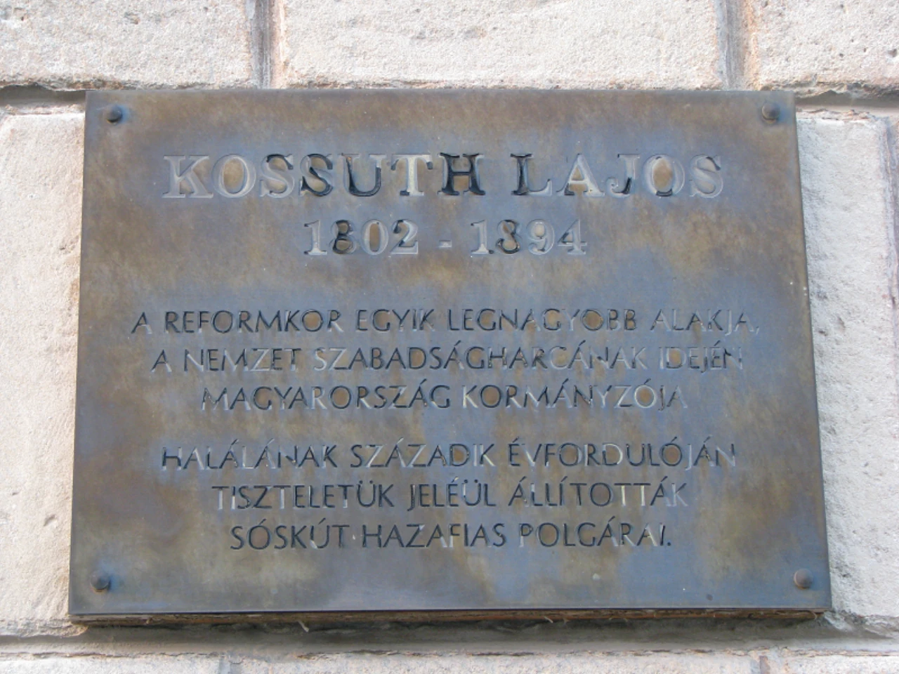 közeli látnivaló címképe