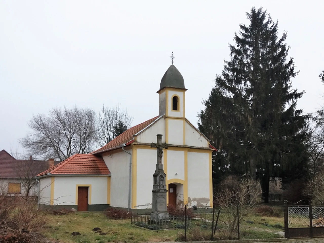 közeli látnivaló címképe