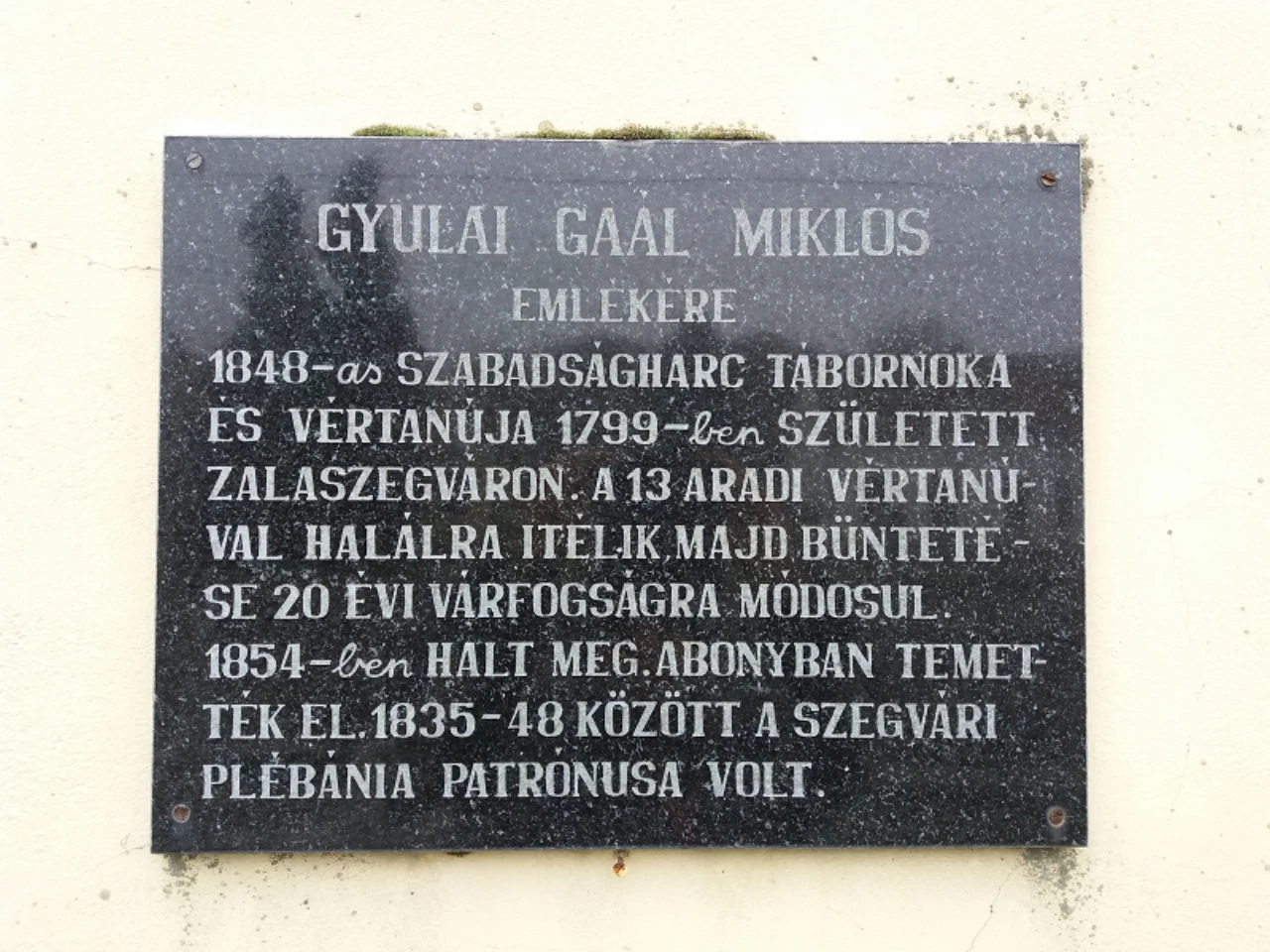 közeli látnivaló címképe