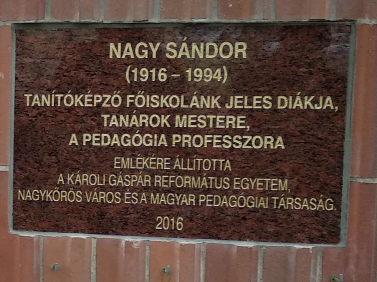 közeli látnivaló címképe