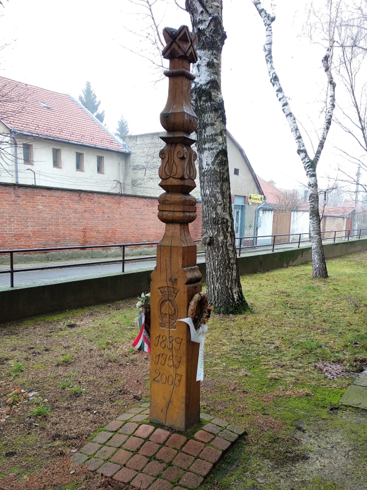 közeli látnivaló címképe