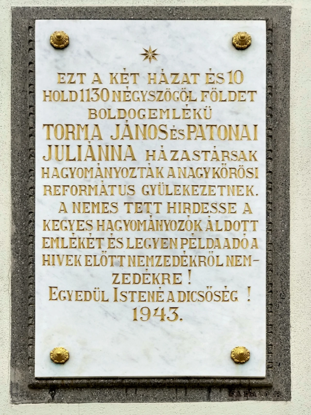 közeli látnivaló címképe