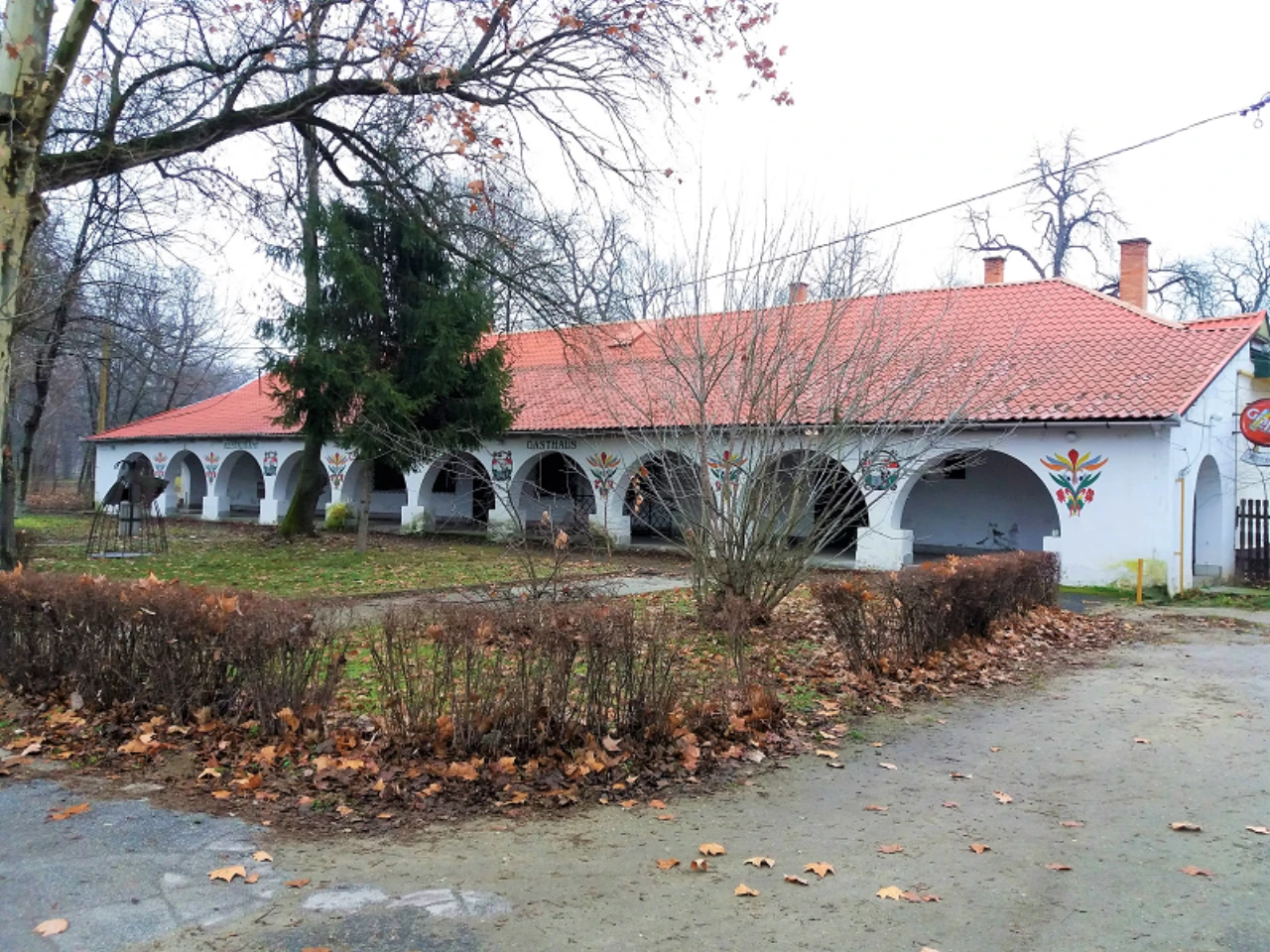 közeli látnivaló címképe
