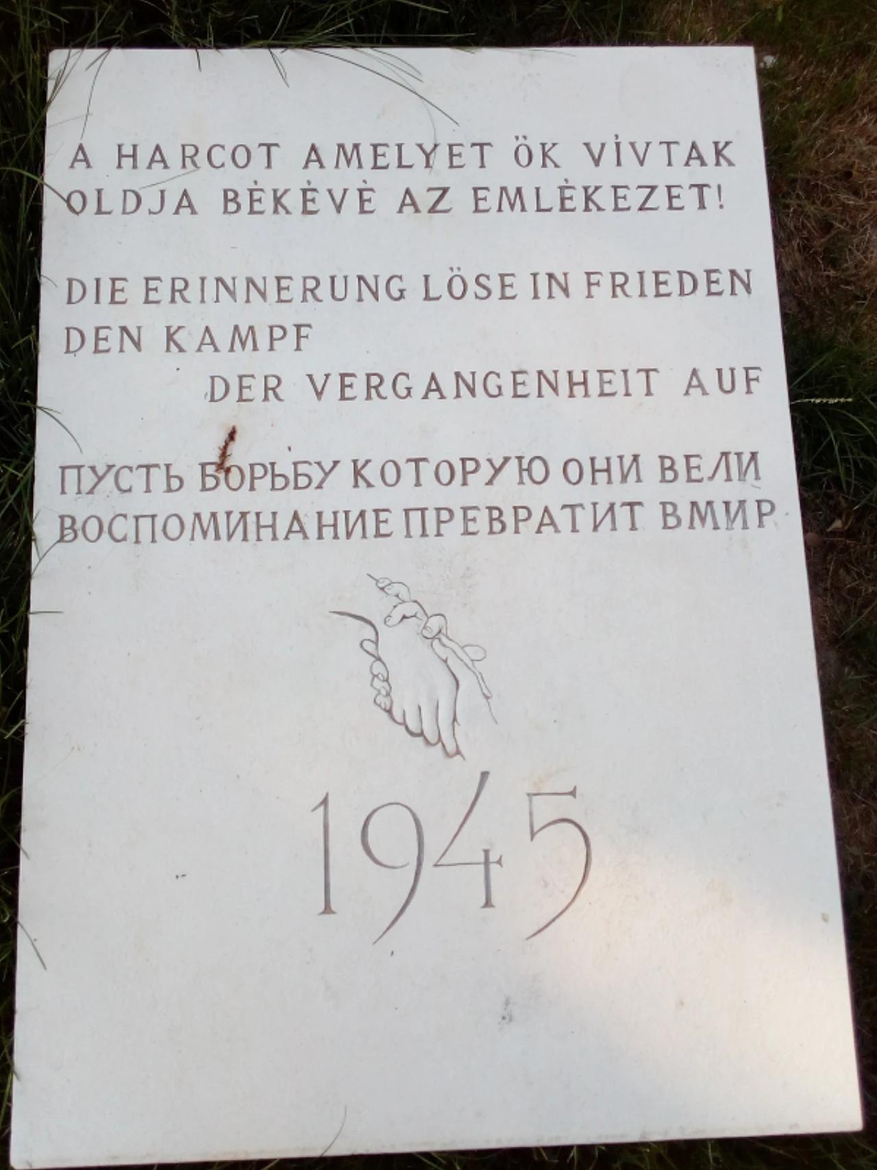 I. és II. világháborús hősi (Turul) emlékmű nevü látnivaló 10. számú fényképe