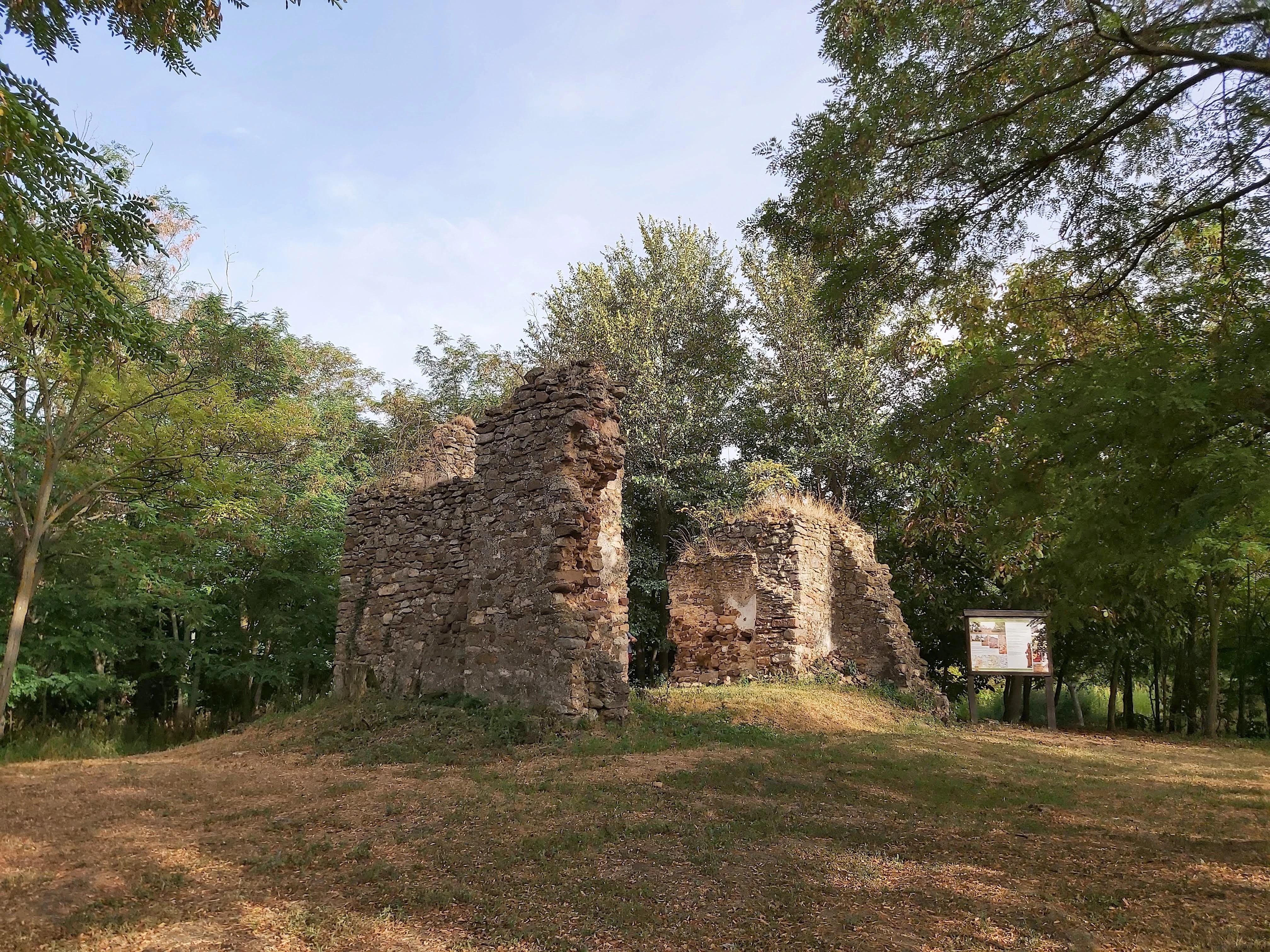 Sabar-hegyi templomrom látnivaló fényképe Sabar-hegyi templomrom látnivaló fényképe