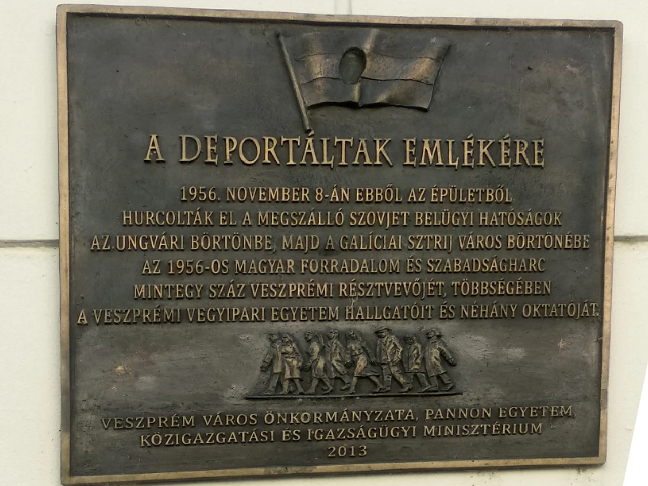 közeli látnivaló címképe