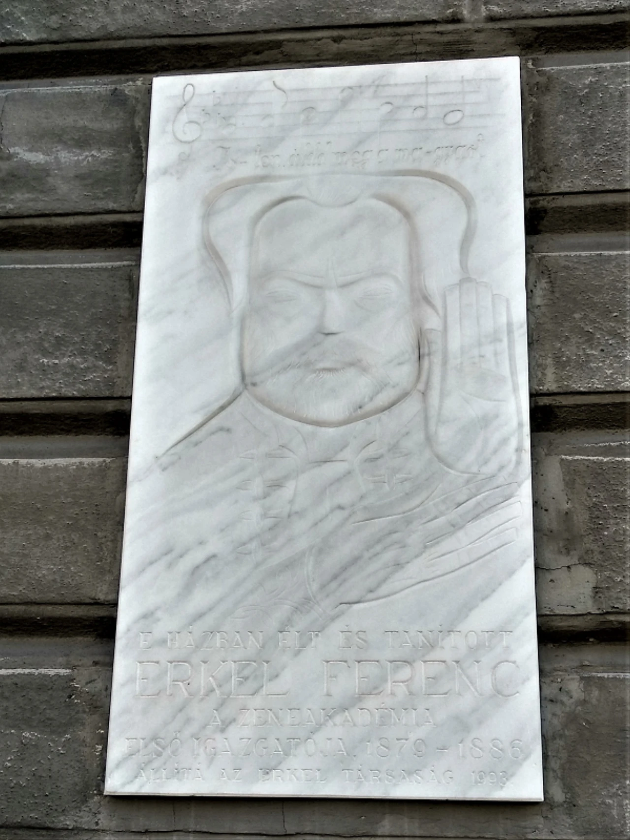 közeli látnivaló címképe