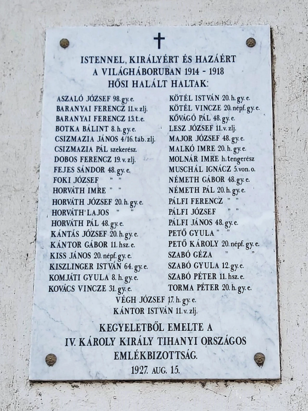 közeli látnivaló címképe