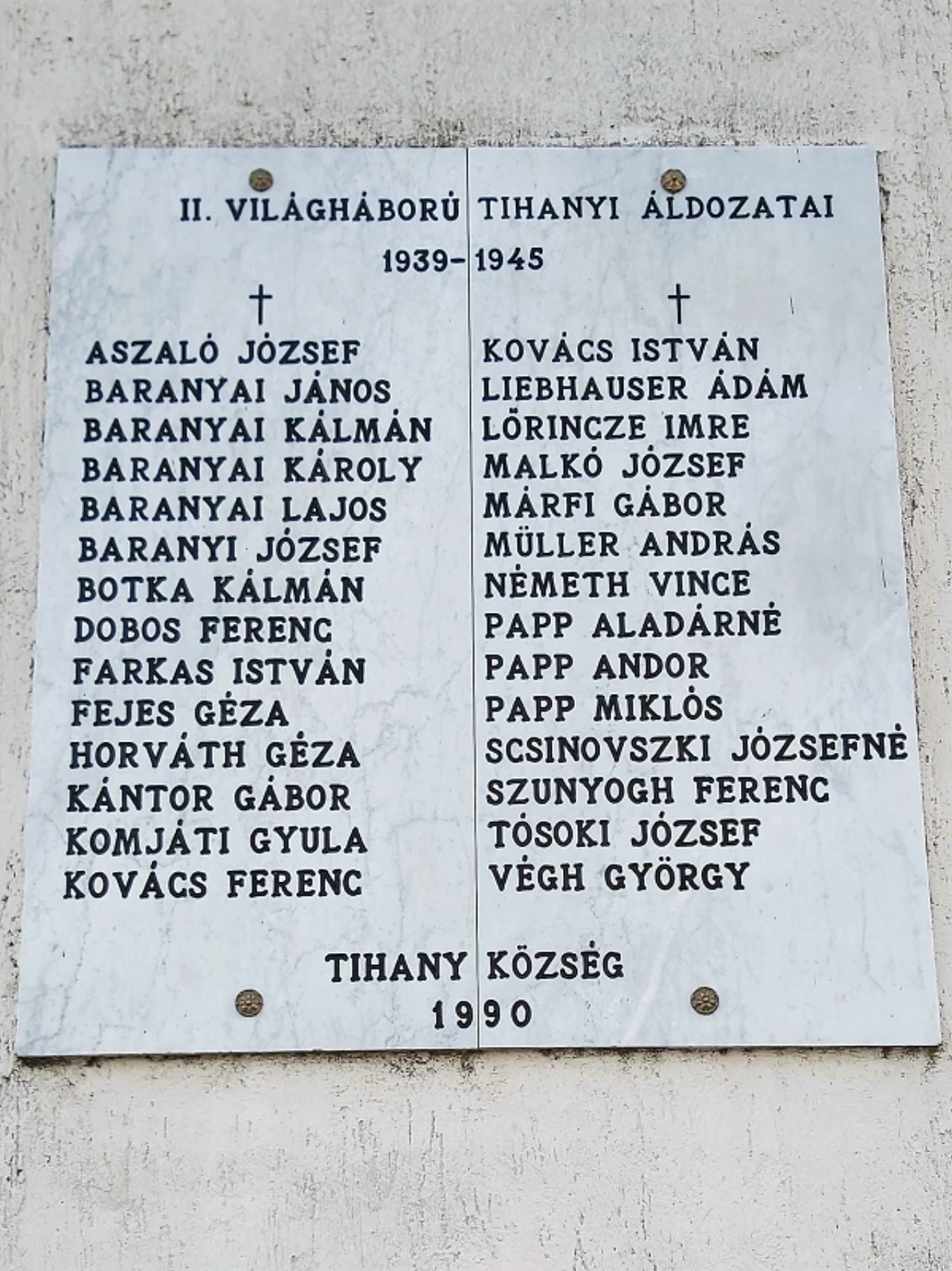 közeli látnivaló címképe