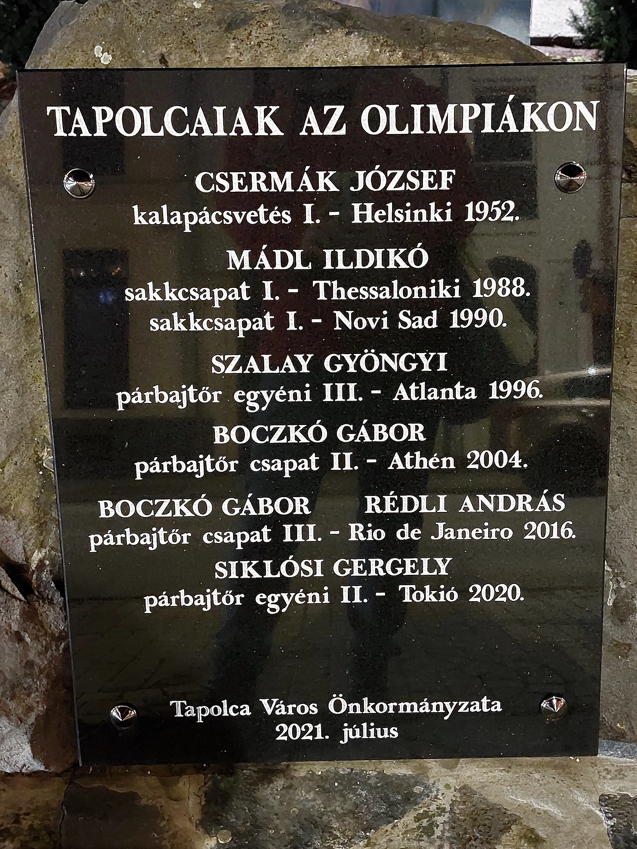 közeli látnivaló címképe