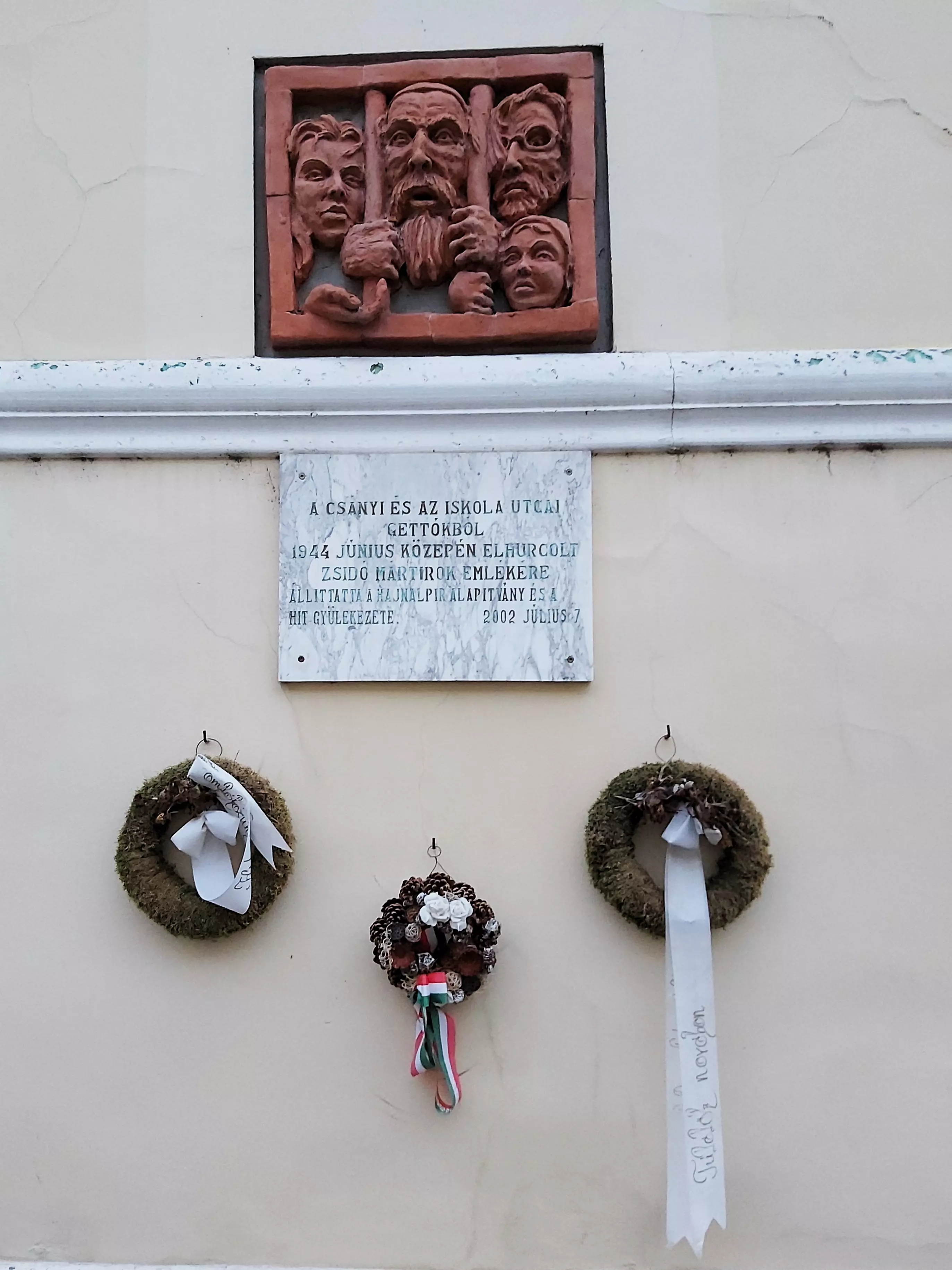 közeli látnivaló címképe