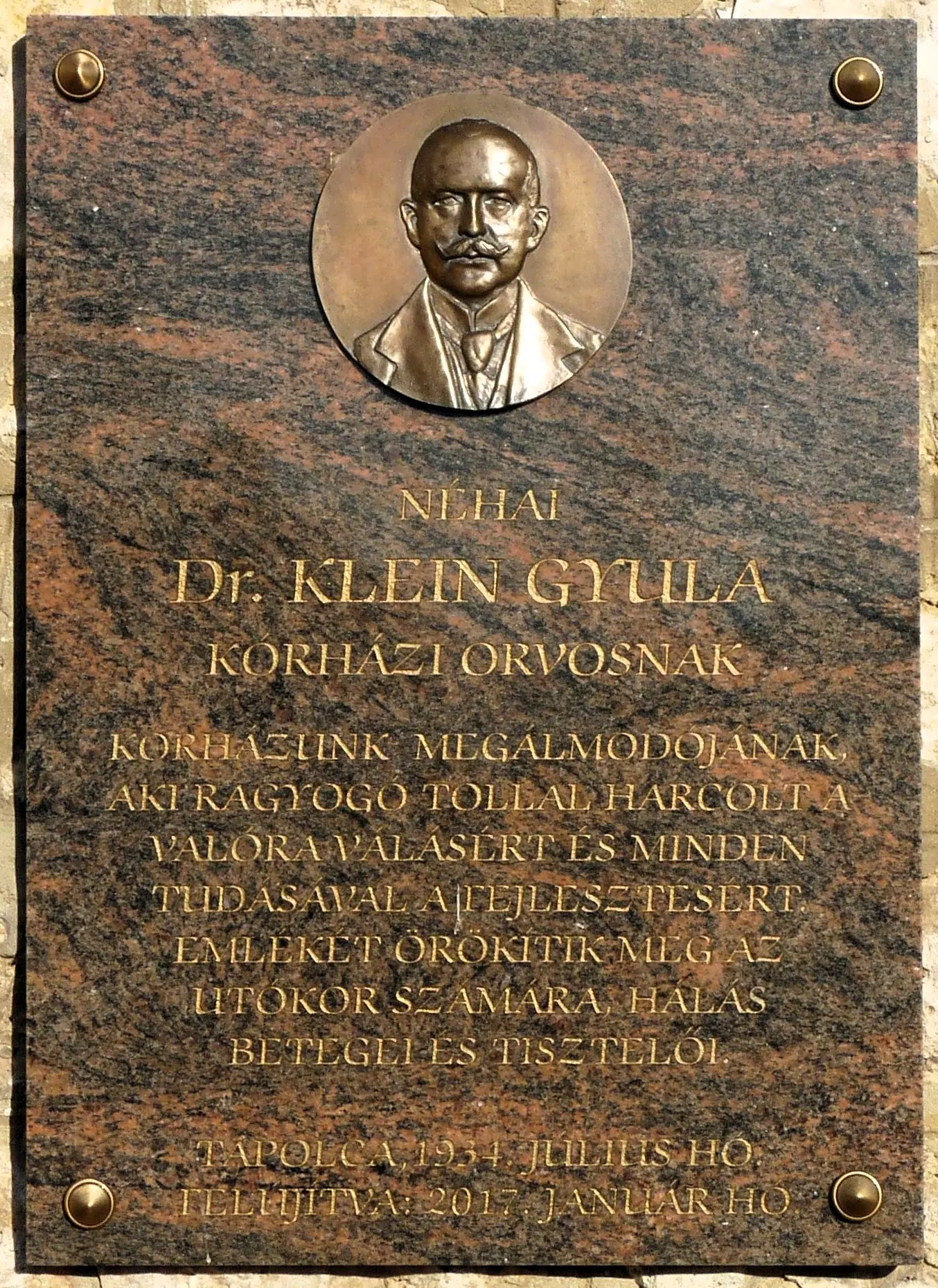 közeli látnivaló címképe