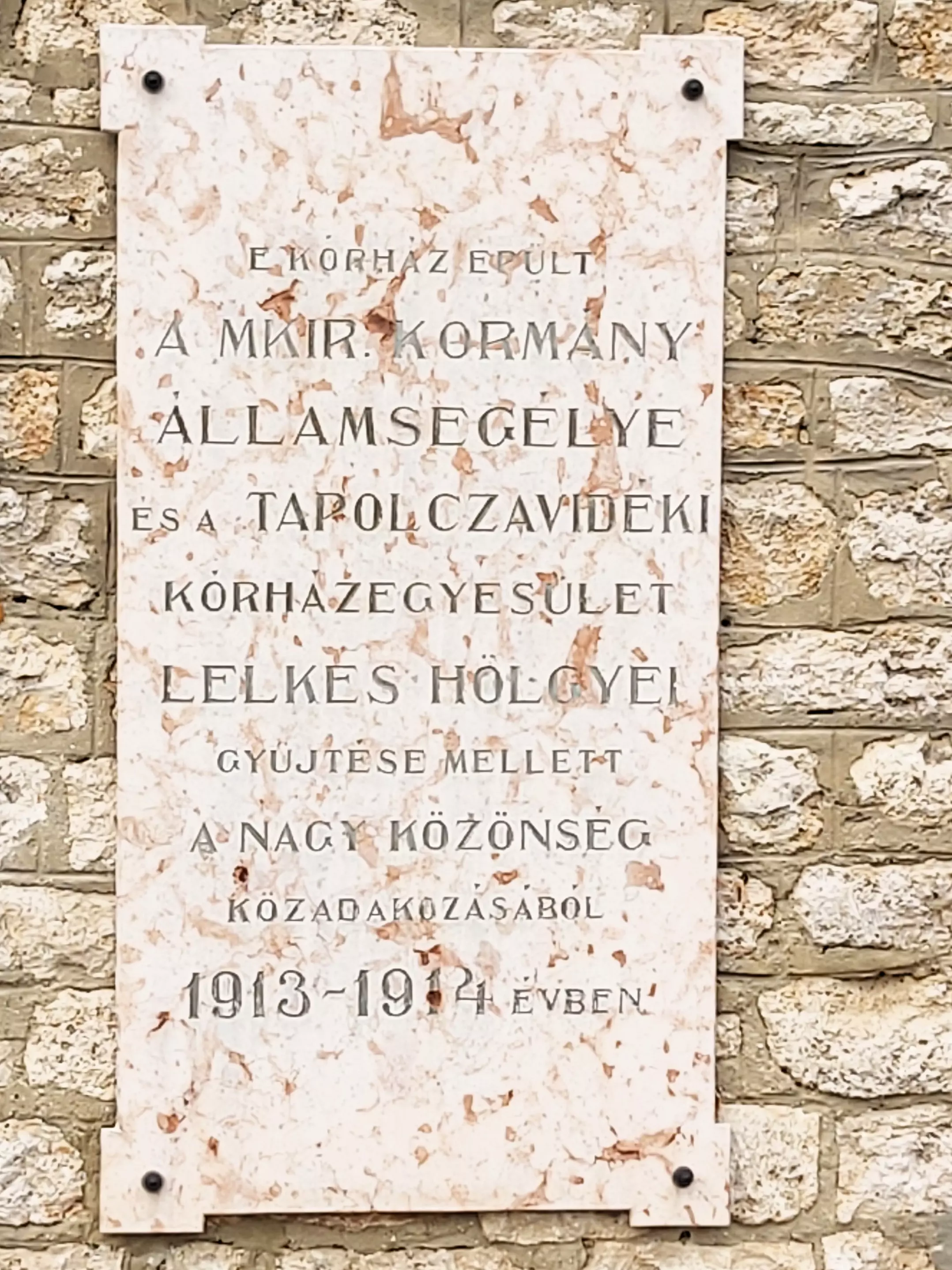 közeli látnivaló címképe