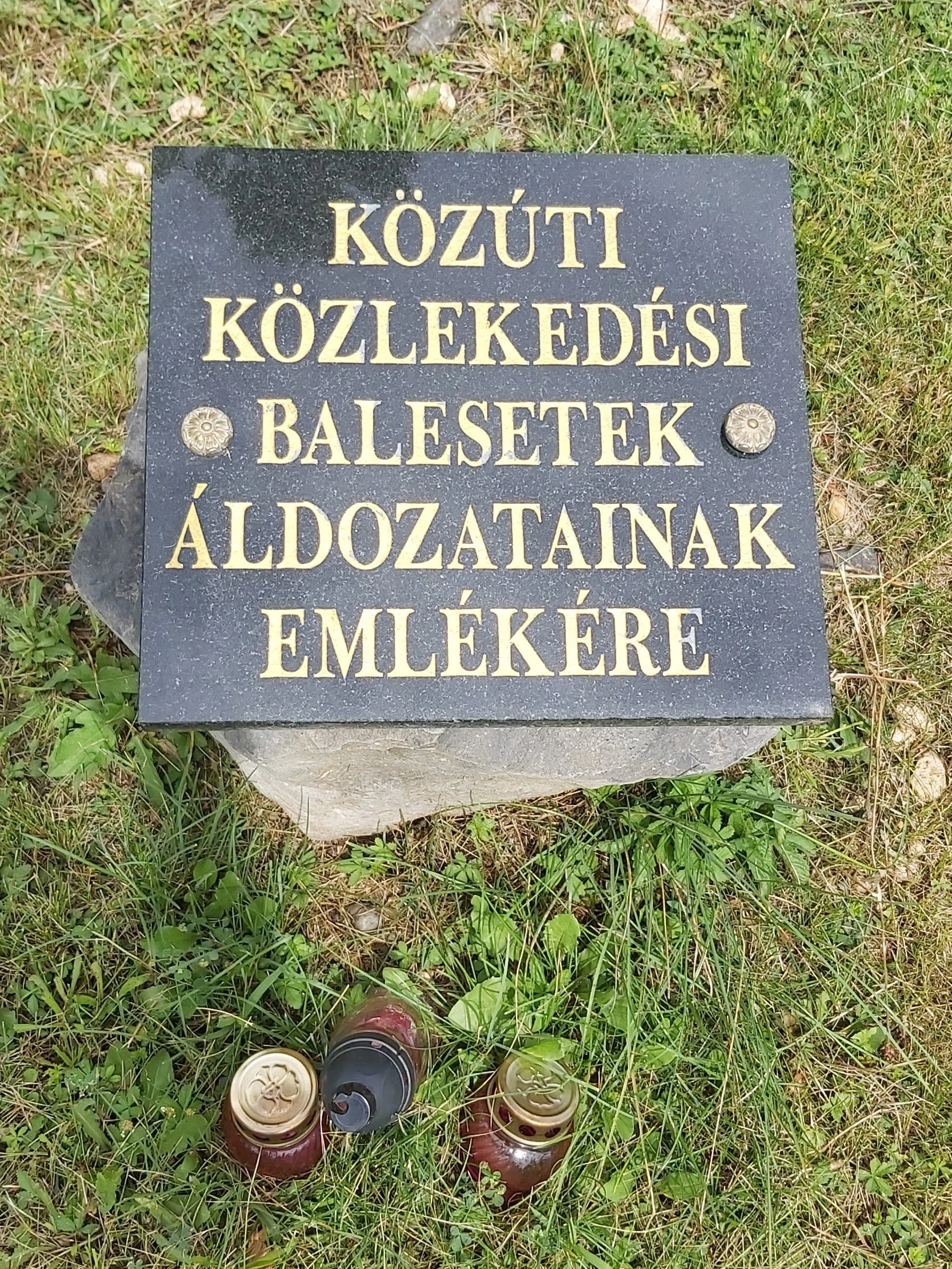 közeli látnivaló címképe