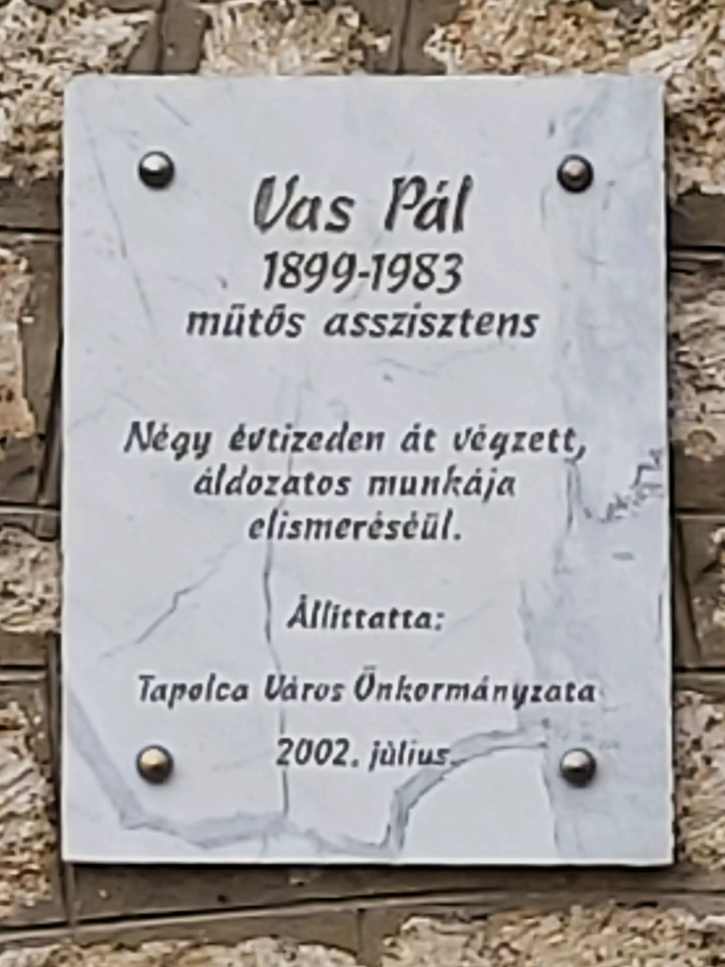 közeli látnivaló címképe