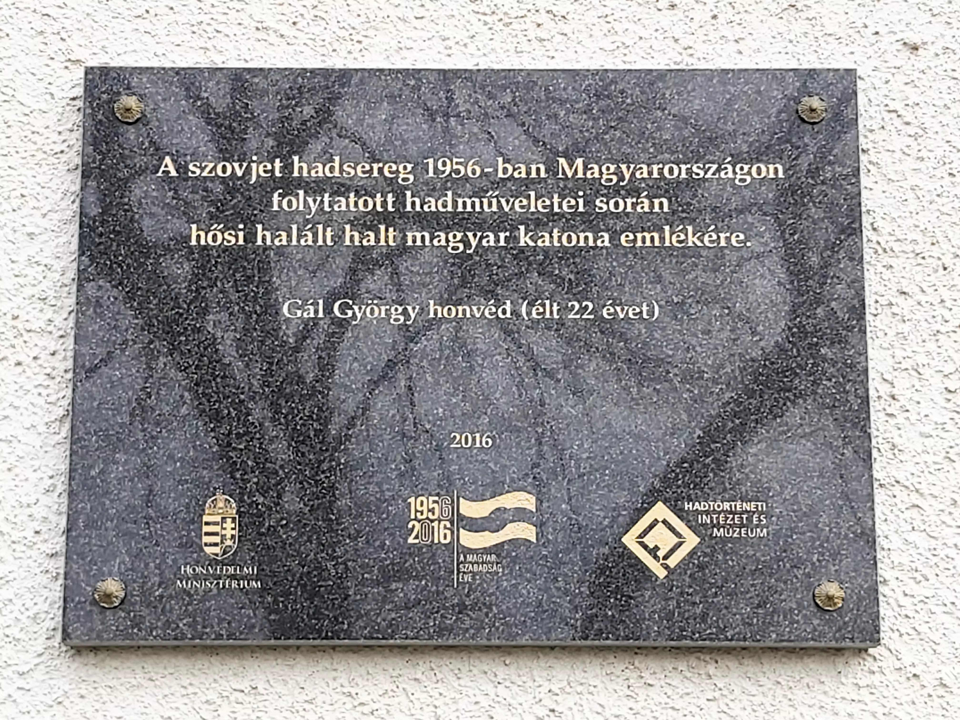 közeli látnivaló címképe