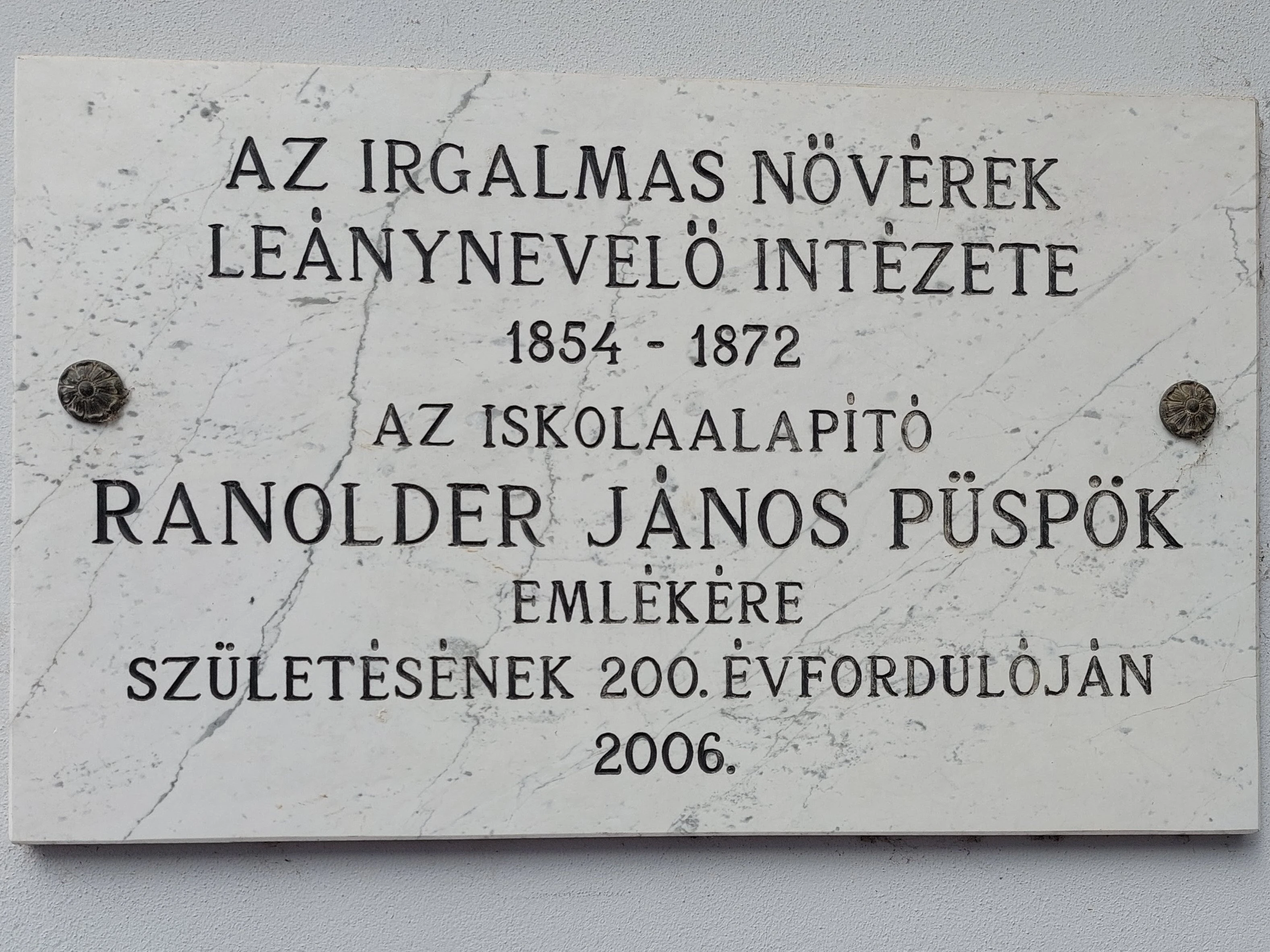 közeli látnivaló címképe