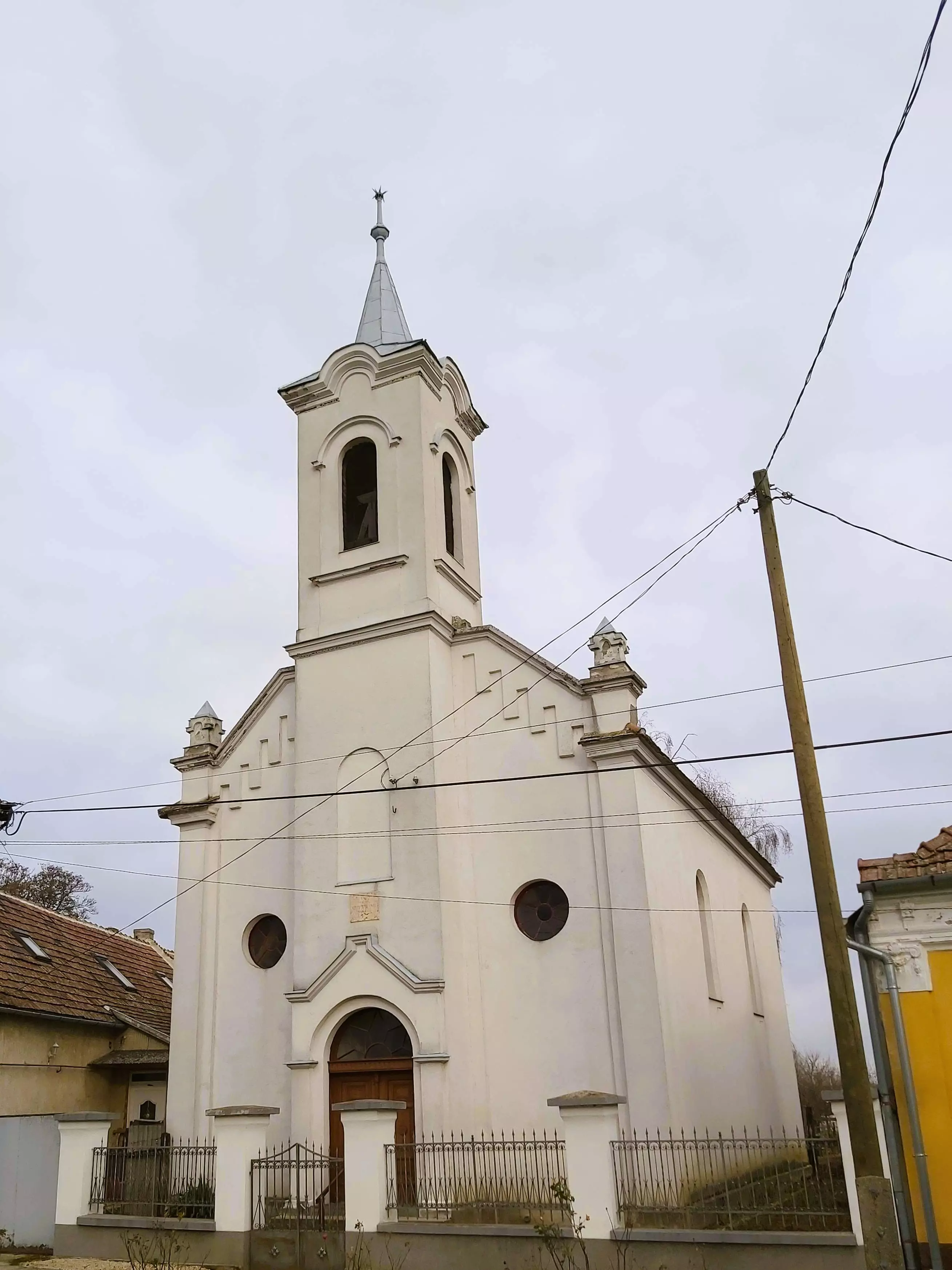 közeli látnivaló címképe