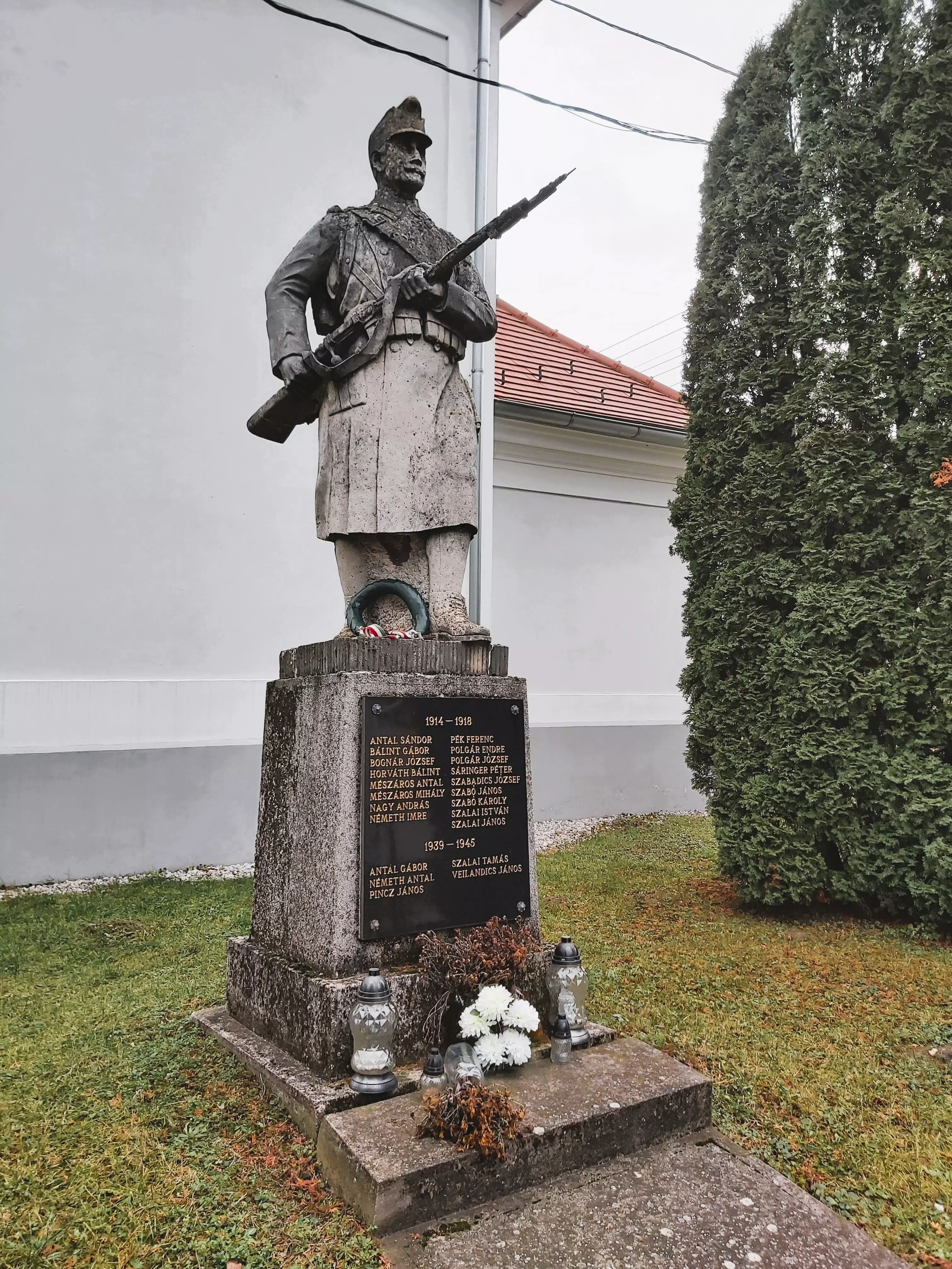 közeli látnivaló címképe