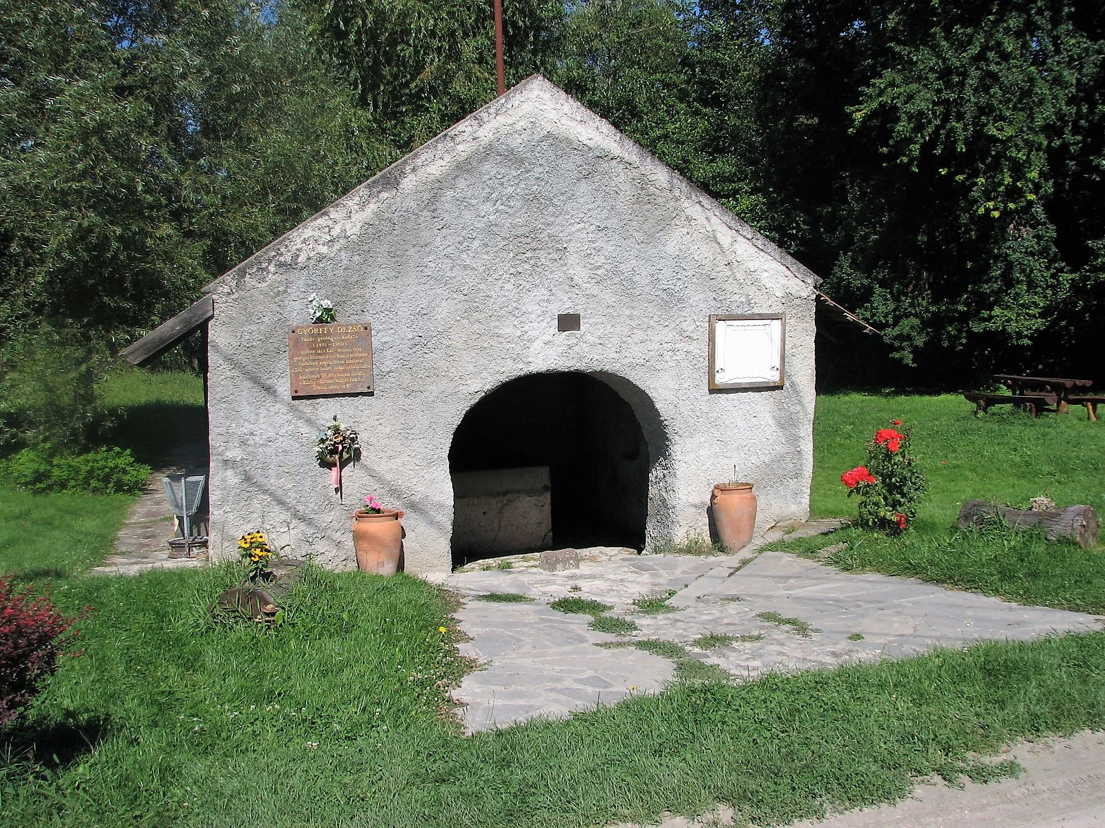 közeli látnivaló címképe