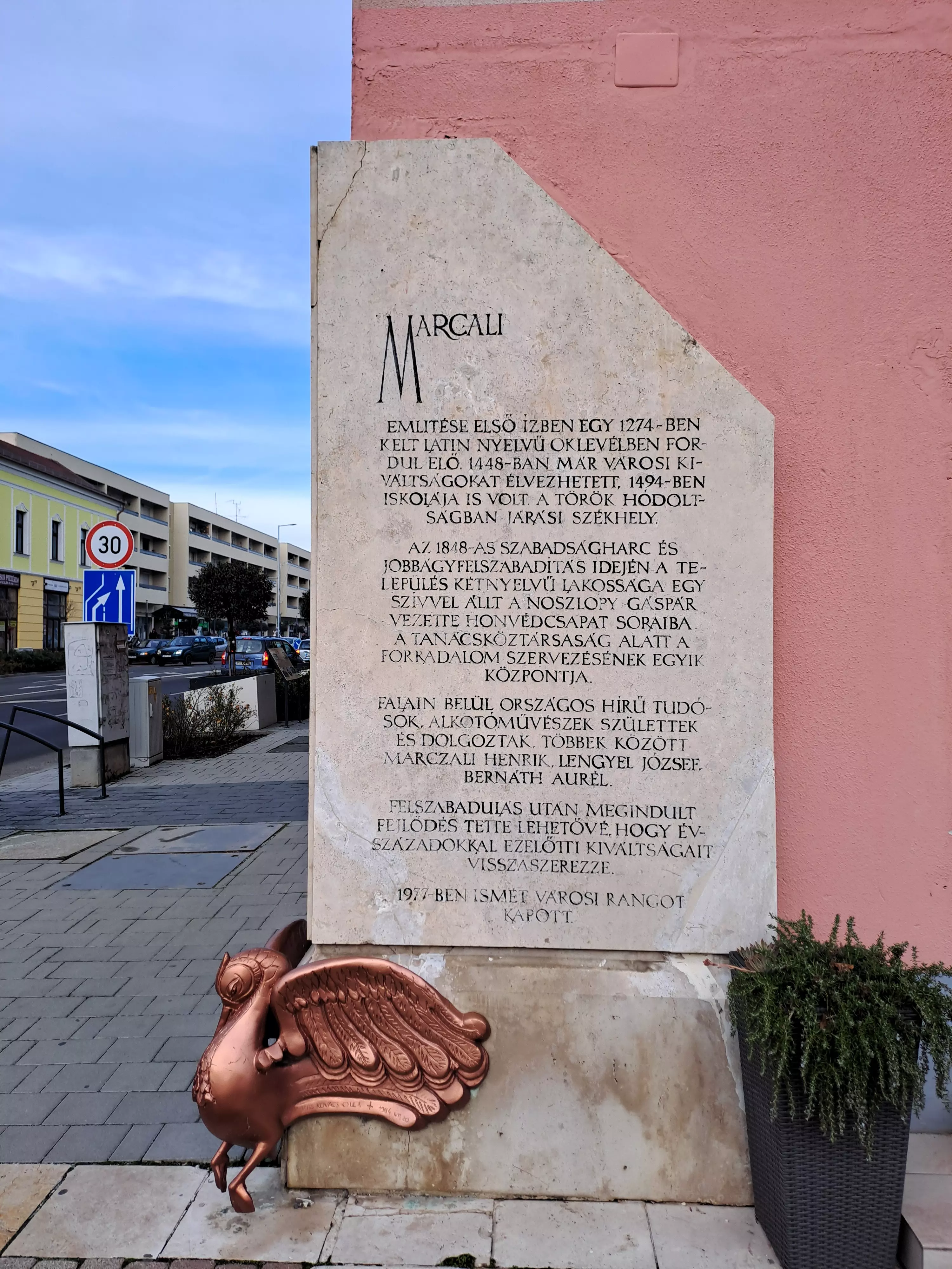 közeli látnivaló címképe