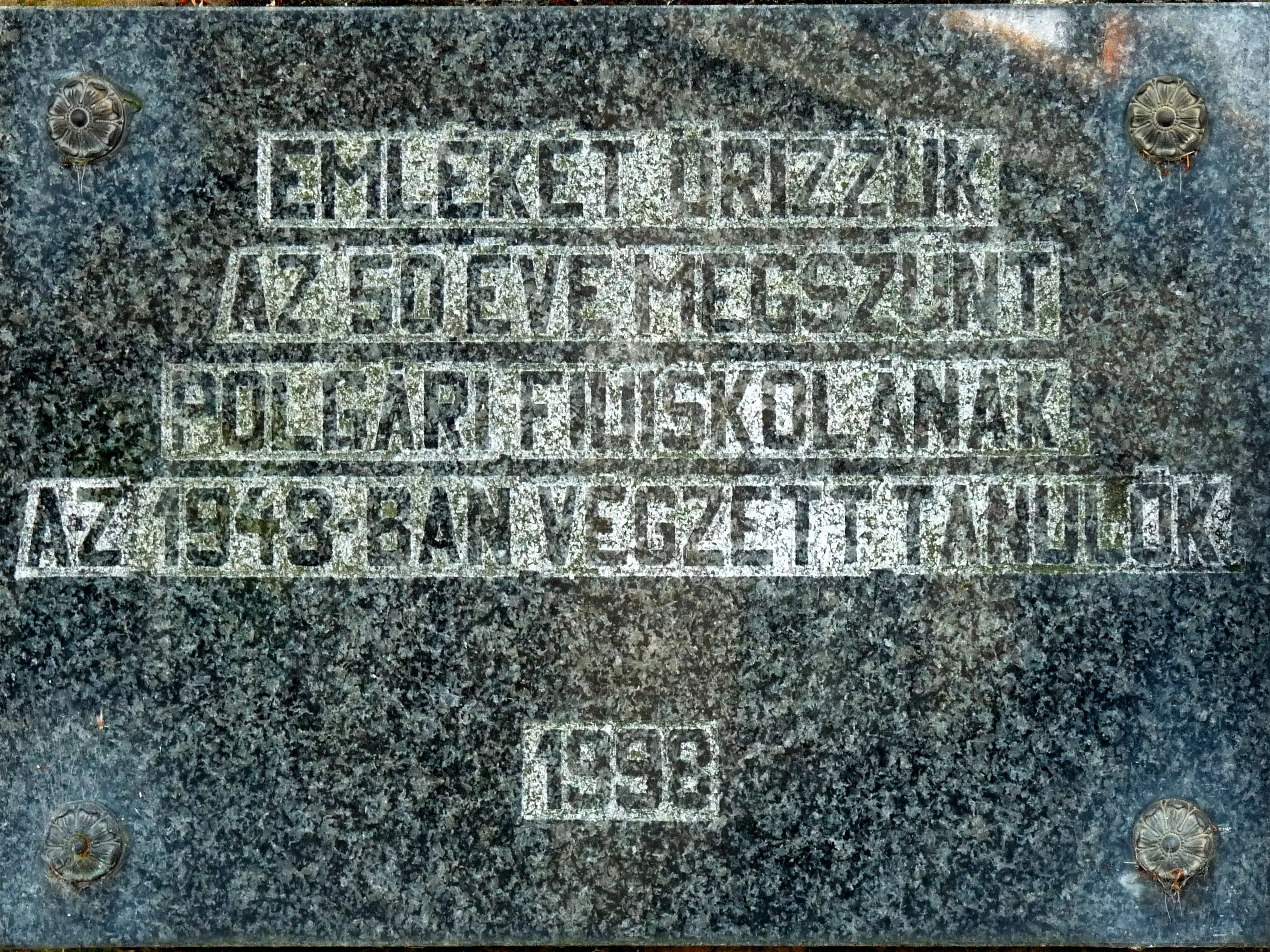 közeli látnivaló címképe