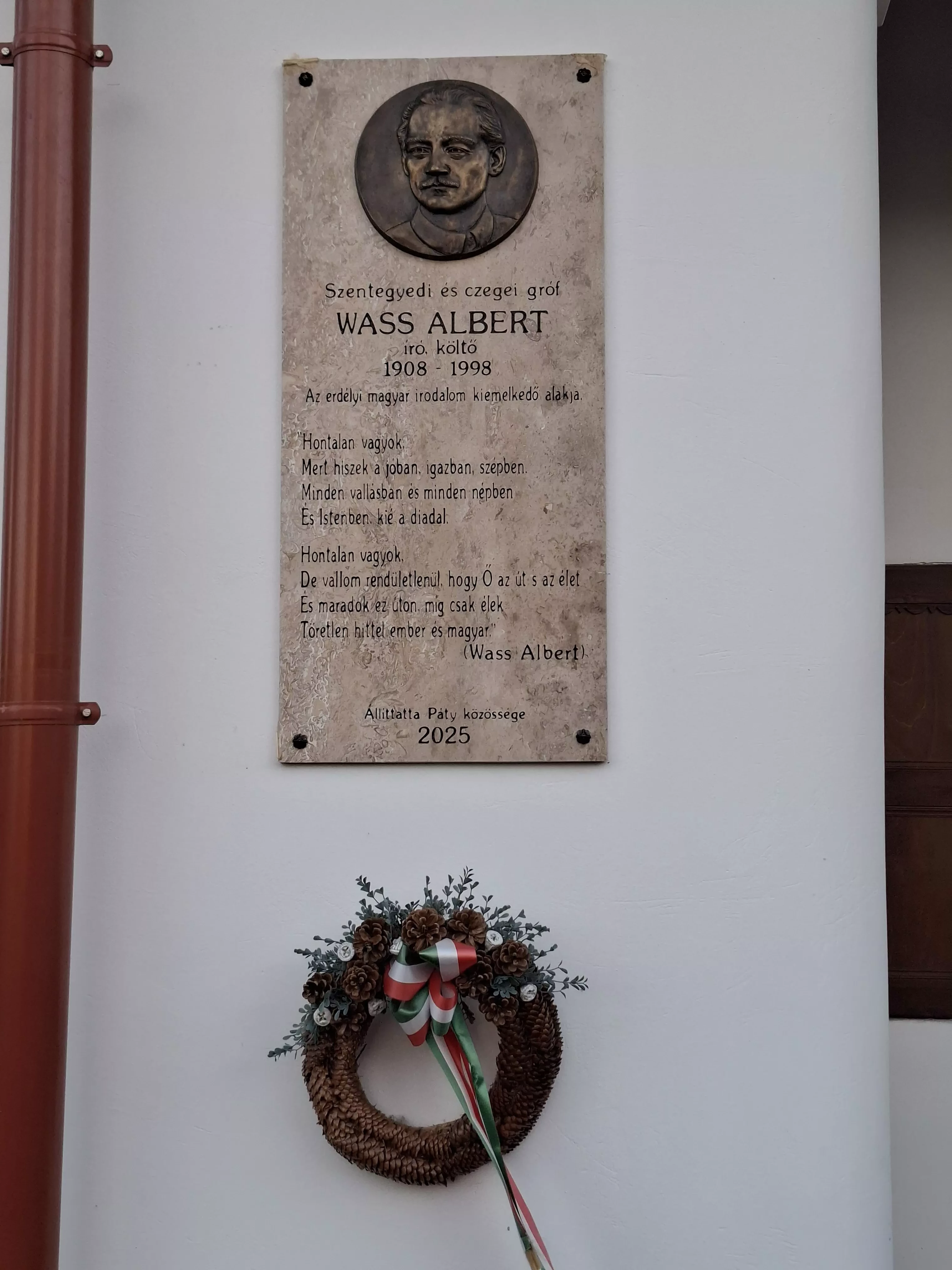 közeli látnivaló címképe