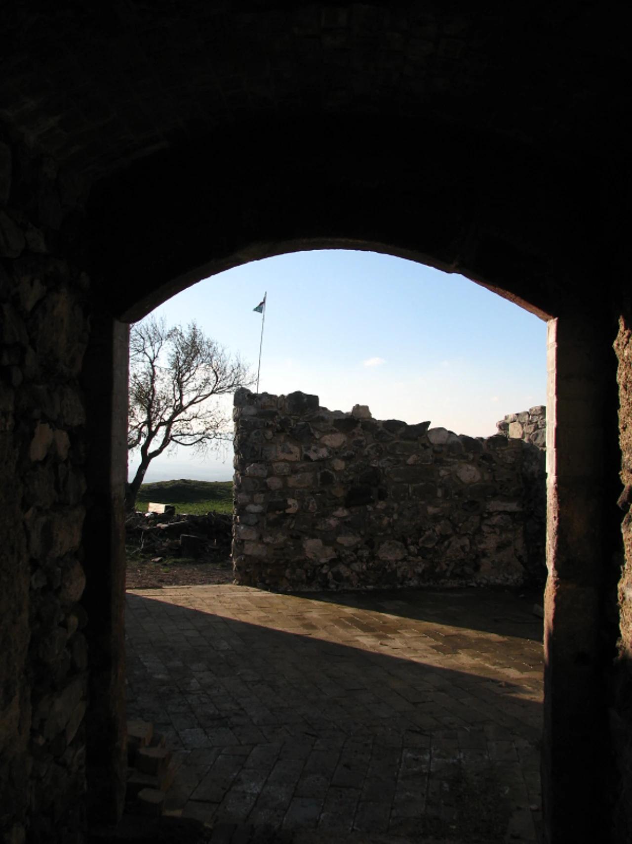 Csobánc vára (Gyulaffy-Pethő vár) nevü látnivaló 26. számú fényképe